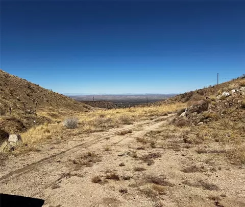 195 Ste2 Min Bg, Llano, CA 93544 photo 12