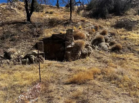 195 Ste2 Min Bg, Llano, CA 93544 photo 5