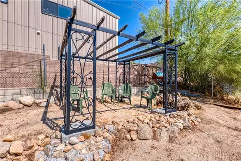 Exterior - 7515 Pinon Dr, Yucca Valley, CA 92284 photo 4 of 15