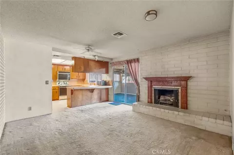 Living - 7515 Pinon Dr, Yucca Valley, CA 92284 photo 3 of 5