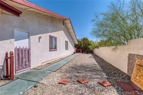 Exterior - 7515 Pinon Dr, Yucca Valley, CA 92284 photo 14 of 15