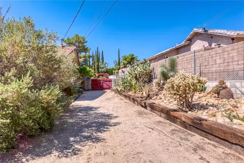Exterior - 7515 Pinon Dr, Yucca Valley, CA 92284 photo 5 of 15