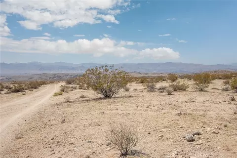 2649 Delaware Ave, Joshua Tree, CA 92252 photo 2