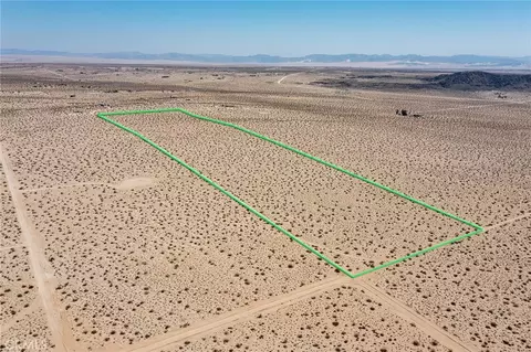 5678 La Brisa Dr, Joshua Tree, CA 92252