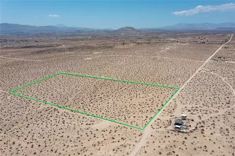 6789 La Brisa Dr, Joshua Tree, CA 92252