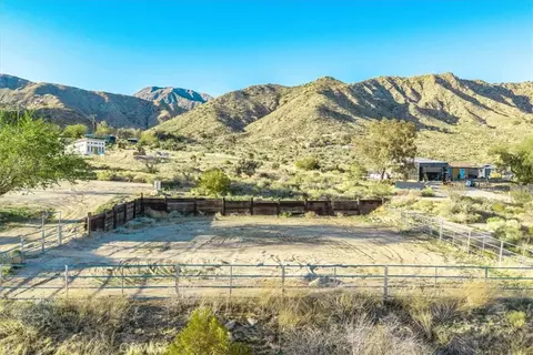 Exterior - 10341 Pinon Ave, Morongo Valley, CA 92256 photo 21 of 35