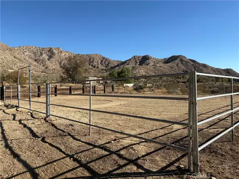 Exterior - 10341 Pinon Ave, Morongo Valley, CA 92256 photo 25 of 35