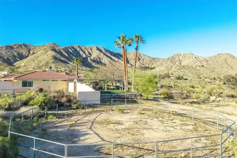 Exterior - 10341 Pinon Ave, Morongo Valley, CA 92256 photo 19 of 35