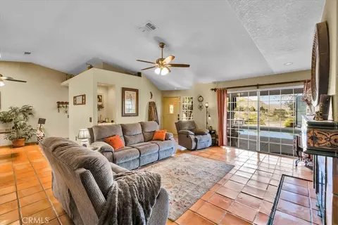 Living - 10341 Pinon Ave, Morongo Valley, CA 92256 photo 2 of 3