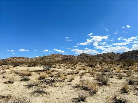 31 Sullivan Rd, Joshua Tree, CA 92252