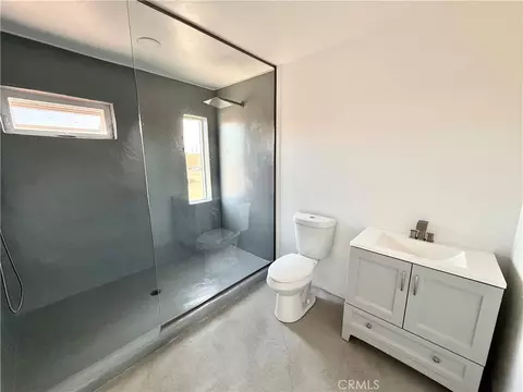 Bath - 9640 Lanning Ln, Morongo Valley, CA 92256 photo 3 of 4
