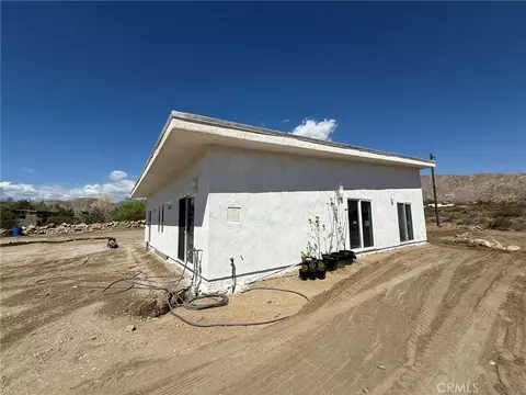 Exterior - 9640 Lanning Ln, Morongo Valley, CA 92256 photo 4 of 14