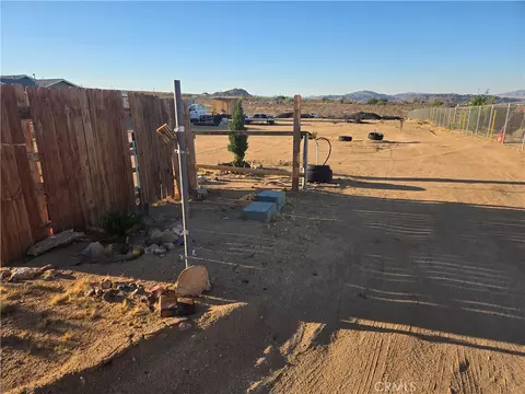 55560 Massachusets Ave, Landers, CA 92285 photo 4