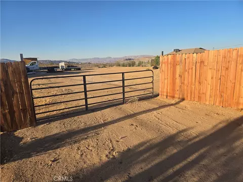 55560 Massachusets Ave, Landers, CA 92285 photo 3