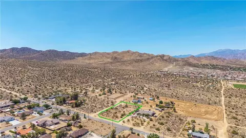 8804 Warren Vista Ave, Yucca Valley, CA 92284