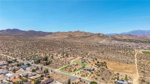 8804 Warren Vista Ave, Yucca Valley, CA 92284