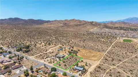 8776 Warren Vista Ave, Yucca Valley, CA 92284