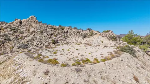 56642 Plaza Del Amigo, Yucca Valley, CA 92284