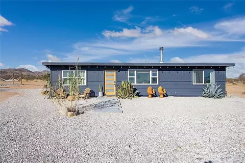 1856 Cambria, Landers, CA 92285