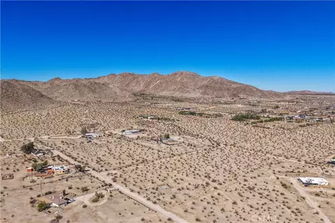 61830 Highland Dr, Joshua Tree, CA 92252