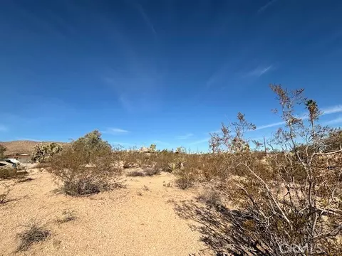 5747 Marvin Dr, Yucca Valley, CA 92284