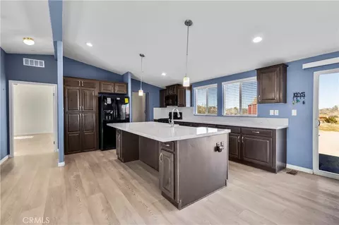 55925 Vallihi Dr, Landers, CA 92285