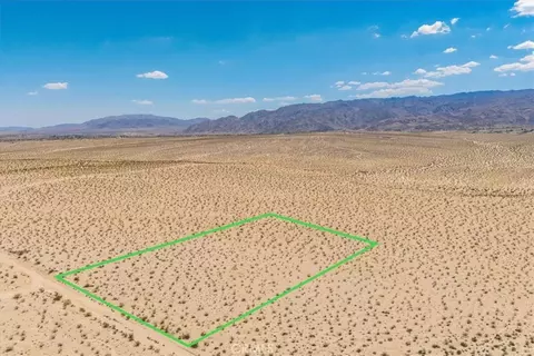 67800 Raymond Dr, Twentynine Palms, CA 92277