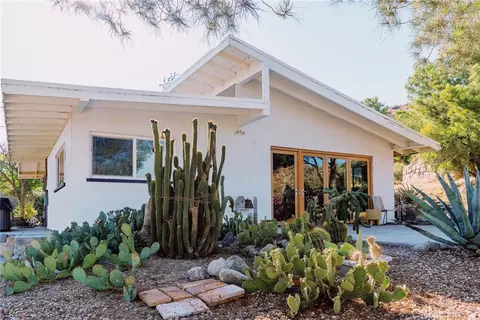 48938 Mockingbird Ln, Morongo Valley, CA 92256