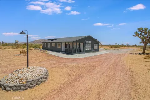 1001 Gibralter Rd, Landers, CA 92285