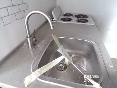 Kitchen - 73741 Serrano, Twentynine Palms, CA 92277 photo 3 of 3