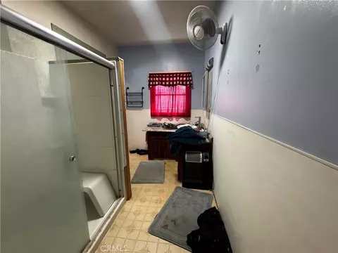 Bath - 203 Walnut St, Needles, CA 92363 photo 2 of 3