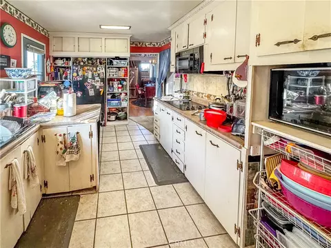 Kitchen - 1415 Tamarack Ln, Needles, CA 92363 photo 3 of 3