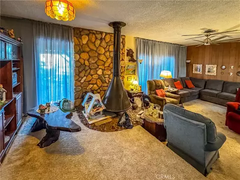 Living - 1415 Tamarack Ln, Needles, CA 92363 photo 2 of 5