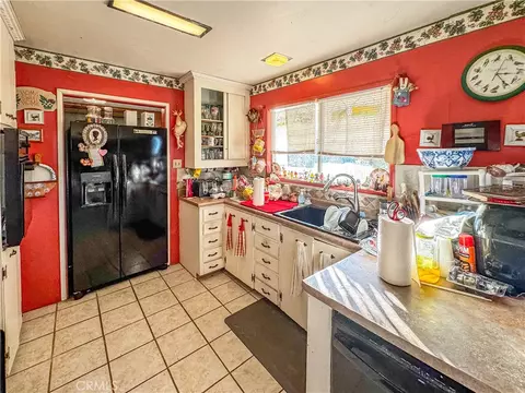 Kitchen - 1415 Tamarack Ln, Needles, CA 92363 photo 2 of 3