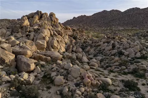 63251 Chickasaw Rd, Joshua Tree, CA 92252