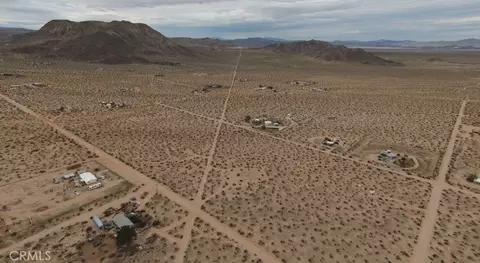 60426 Lorraine, Landers, CA 92285