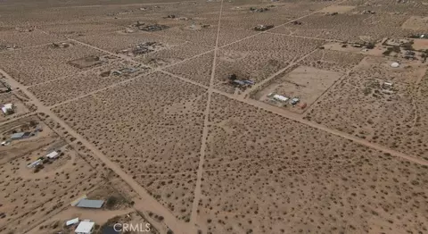 60396 Lorraine, Landers, CA 92285 photo 6
