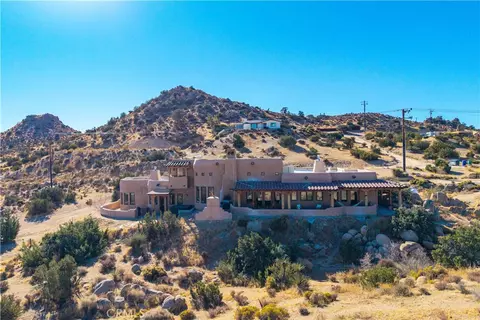 5597 Acoma Trl, Yucca Valley, CA 92284