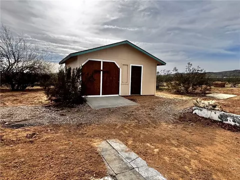 382 Bowman Trl, Landers, CA 92285 photo 7