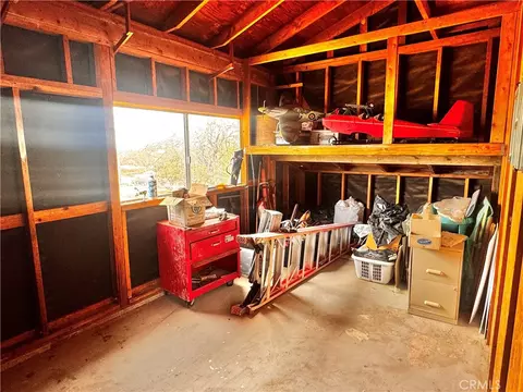 382 Bowman Trl, Landers, CA 92285 photo 9