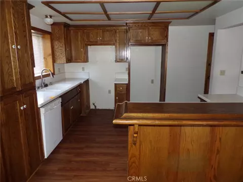 Kitchen - 441 Angeles, Big Bear City, CA 92314 photo 2 of 2