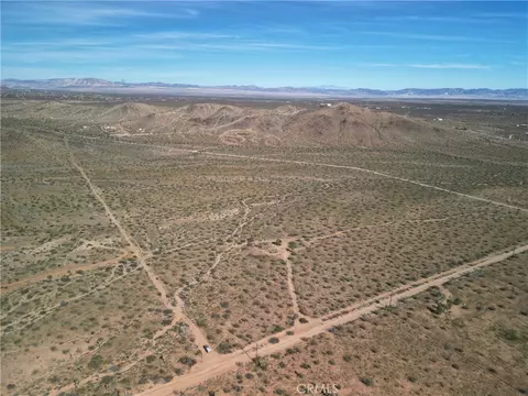 34 La Brisa Dr, Joshua Tree, CA 92252