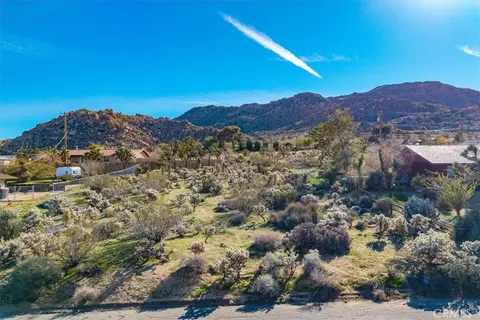 61017 Navajo Trl, Joshua Tree, CA 92252