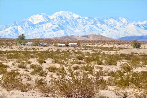 6 Topaz Ave, Twentynine Palms, CA 92277