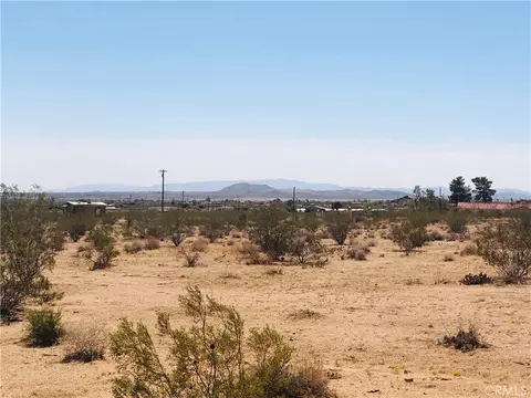 2 Geronimo Trl, Landers, CA 92285 photo 6