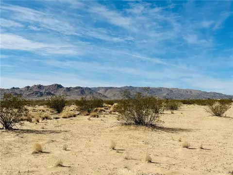 2 Sun Loma Rd, Joshua Tree, CA 92252