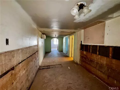 Entry Way - 329 Chestnut, Needles, CA 92363 photo 1 of 4