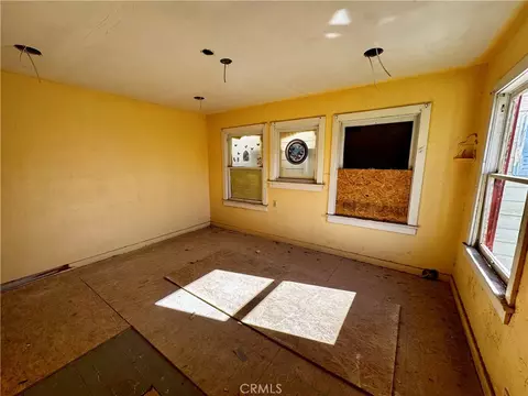 Living - 329 Chestnut, Needles, CA 92363 photo 5 of 5