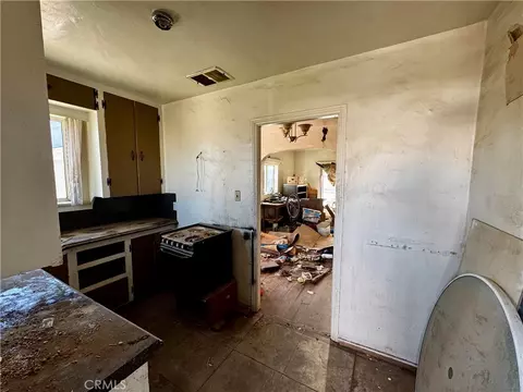 Entry Way - 310 Walnut, Needles, CA 92363 photo 1 of 2