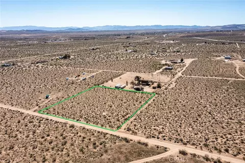 55875 Desideria Dr, Landers, CA 92285